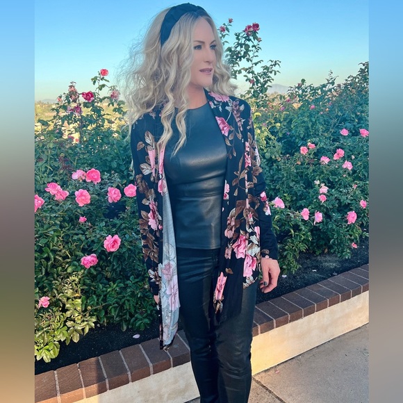 NEW Amore All.F.Y. Black Rose Floral Cascading Waterfall Open Cardigan M XL - Picture 5 of 8